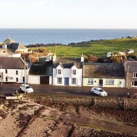 3 Bedroom Townhouse Right On The Harbour Isle of Whithorn Exterior photo
