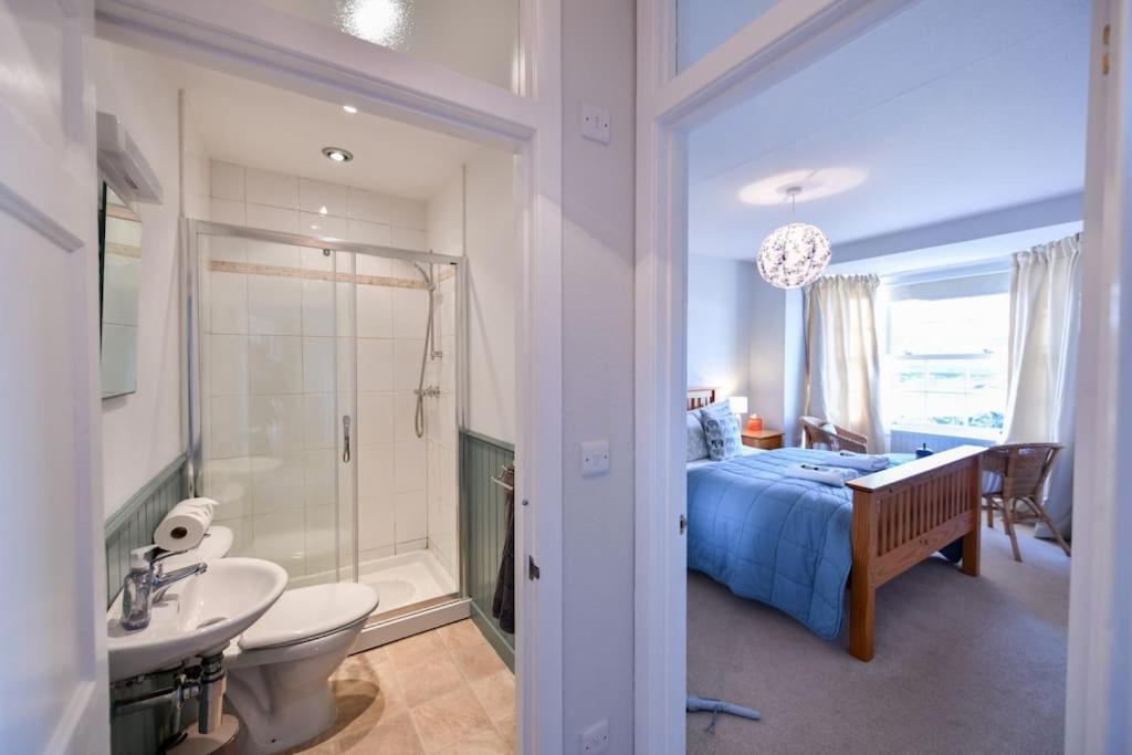 3 Bedroom Townhouse Right On The Harbour Isle of Whithorn Exterior photo