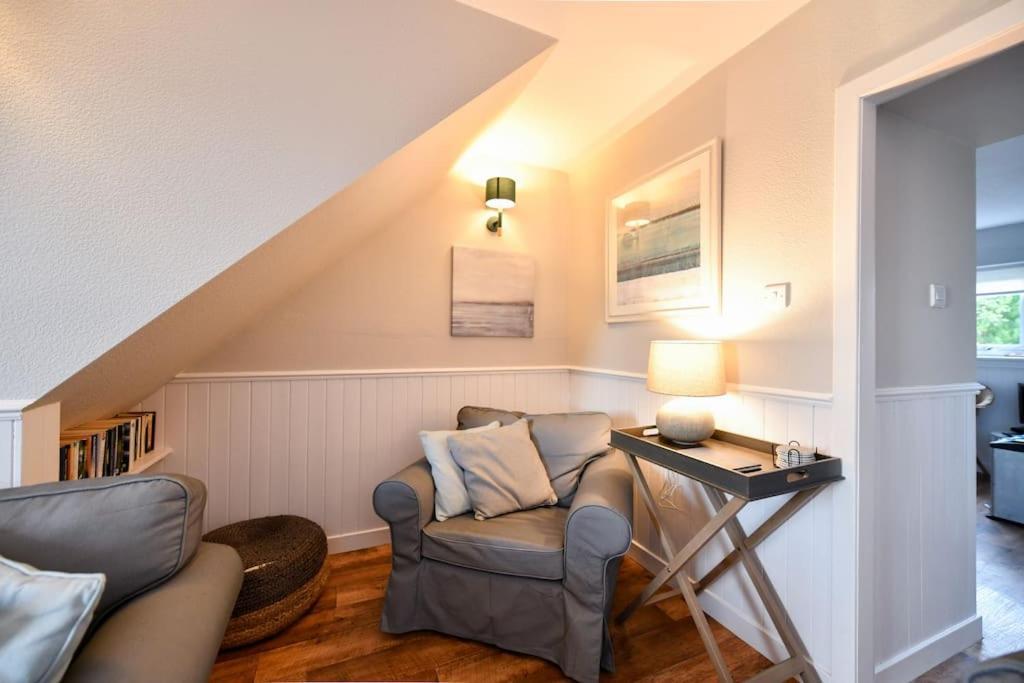 3 Bedroom Townhouse Right On The Harbour Isle of Whithorn Exterior photo