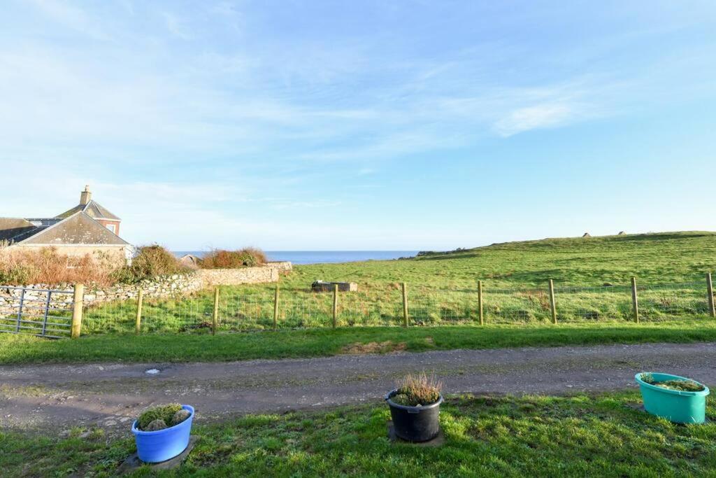 3 Bedroom Townhouse Right On The Harbour Isle of Whithorn Exterior photo